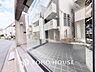 その他：【By the window】◆窓辺◆窓を開けベランダに出ると当所なく広がる街と空のスクリーン。風が凪ぎ一時停止する目の前の画面