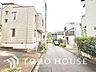 外観：【前面道路】前面道路の交通量も少なく安心してお過ごしいただけます。