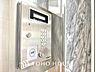 設備：◆オートロック◆自室の鍵だけではなく、建物内に共用玄関のドアがあり、施錠されているという点がポイント。正しく施錠されていれば居住者以外の侵入を拒むことができます。