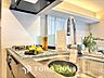 キッチン：◆愛育◆キッチンは家族の絆を育む大切な空間。シンプルで使い易いSystemKitchenで愉しく作る料理は愛情のある美味しいご馳走に。家族で使える広々としたダイニングキッチンです。