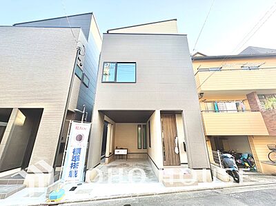 外観:【外観】落ち着いた佇まいが印象的な、上品さを感じる外観です。 外観:【外観】落ち着いた佇まいが印象的な、上品さを感じる外観です。