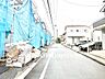 外観：【前面道路】前面道路はゆとりのある幅員で、お車の出し入れもスムーズに行えます。