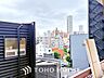 バルコニー：ほんの少しのこだわり。ちょっとした色使いがその家がもつ雰囲気、趣（おもむき）を携え、暮らす家族や訪ねてくる友人・知人に新鮮な香りを運んできます。
