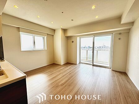 【Ease】家族個々の安らぎの空間。プライベートなBedRoomは暮らす方の感性で造り上げたいもの。誰もが好みで飾れるシンプルな室内に仕上げてあります。