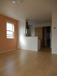 スイセンII 203 2階1LDKのリビング/ダイニング