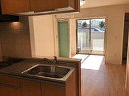 モルフォ 102 1階2LDKのリビング/ダイニング