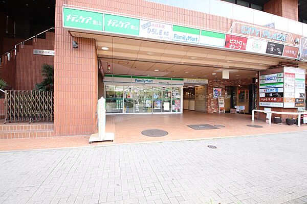 画像22:ファミリーマート　名古屋金山二丁目店