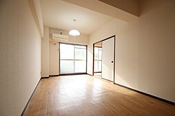 ファルコン熱田 301 3階2DKのリビング/ダイニング