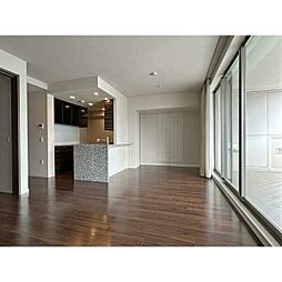 プラウド星ヶ丘 104 1階3LDKのリビング/ダイニング