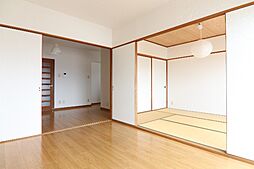 マンションリバエイト 302 3階2DKのリビング/ダイニング