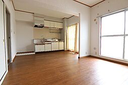 シャトー汐路 307 3階2LDKのリビング/ダイニング