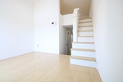 有縁(ウーエン) 203 2階ワンルームのリビング/ダイニング