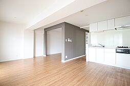 三秀レジデンス 604 6階2DKのリビング/ダイニング