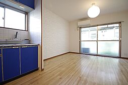 マンションリバエイト 103 1階1Kのリビング/ダイニング