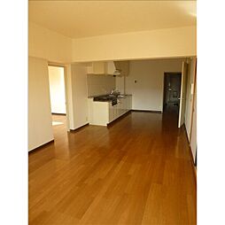 アーバンドエル杁中 608 6階4LDKのリビング/ダイニング