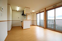 サンガーデンひかりIII C202 2階1LDKのリビング/ダイニング