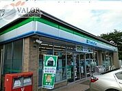 ファミリーマート座間ひばりが丘二丁目店 徒歩29分。（2270m）