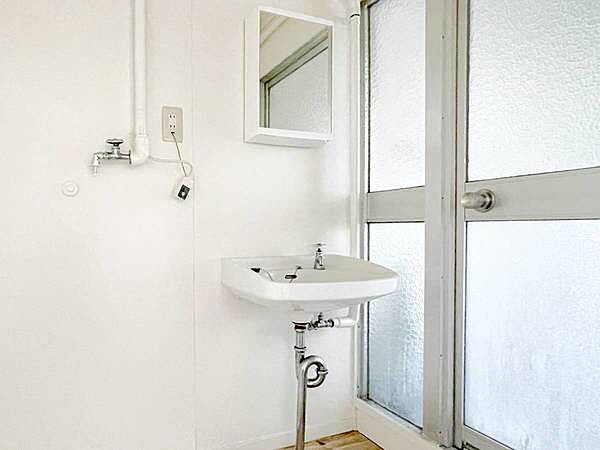 apartment 東京都港区虎ノ門４丁目3-13　ヒューリック神谷町ビル4階