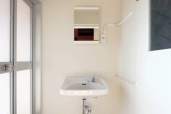 apartment 東京都港区虎ノ門４丁目3-13　ヒューリック神谷町ビル4階