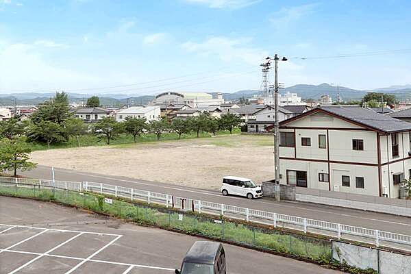 apartment 福島県伊達市保原町字柏町41-4
地図を見る