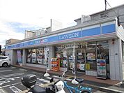 ローソン　高槻北柳川店 徒歩8分。 640m