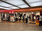 ユニクロJR新大阪店 徒歩8分。 590m