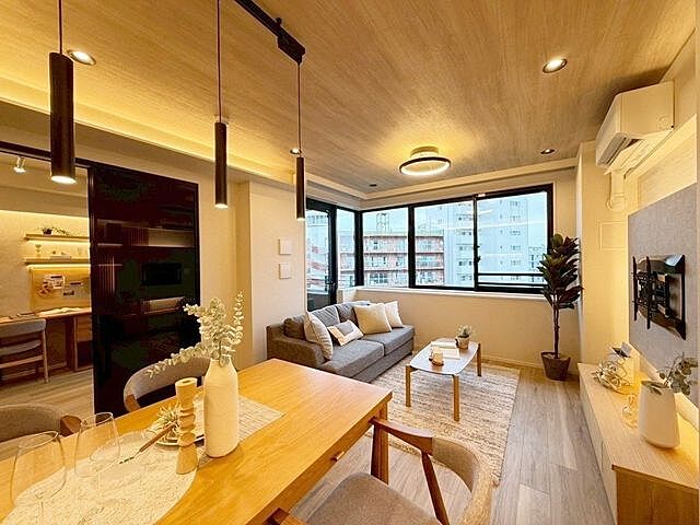 リビング/ダイニング クレヴィア新宿中落合EAST 7階/702