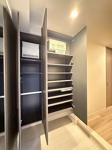 収納 クレヴィア新宿中落合EAST 7階/702