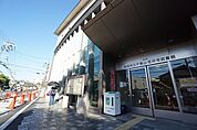 図書館「吹田市立千里山・佐井寺図書館まで881m」