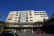 ショッピング施設「Dew阪急山田まで1538m」