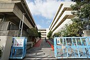 中学校「吹田市立片山中学校まで487m」