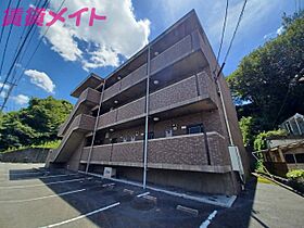 三重県四日市市東坂部町（賃貸マンション1K・1階・32.00㎡） その1