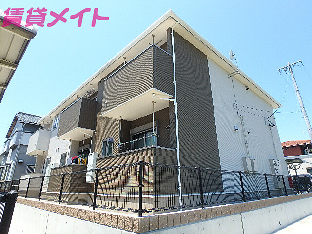 3 / 23