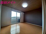 別部屋反転参考写真です