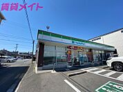 ファミリーマートJR四日市駅前店 94m