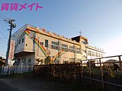 富田文化幼稚園 705m