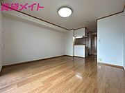 別部屋反転同型写真