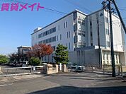 四日市市立富田中学校 904m