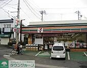 セブンイレブン 徒歩3分。コンビニ 180m
