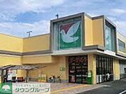 ヨークマート南原店 徒歩8分。徒歩7分。スーパー 610m