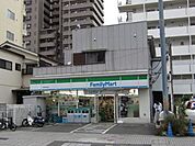 ファミリーマート平塚宝町店 徒歩2分。コンビニ 160m