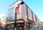 東急ストアフレル・ウィズ自由が丘店 徒歩5分。 390m