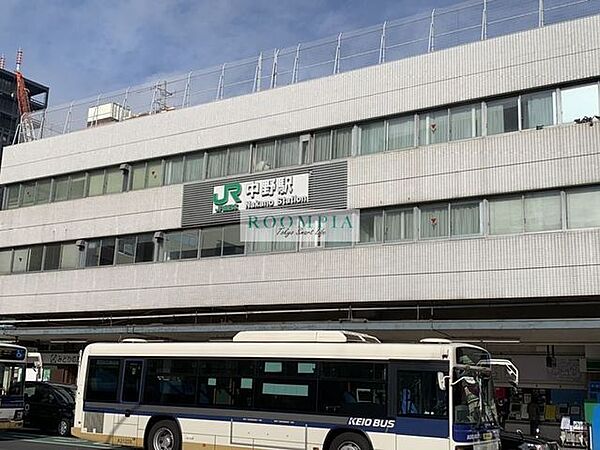 画像19:中野駅(JR 中央本線) 徒歩8分。 640m