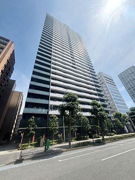 【外観】高い耐久性や断熱・気密性、防音性に優れた鉄筋コンクリート構造です。