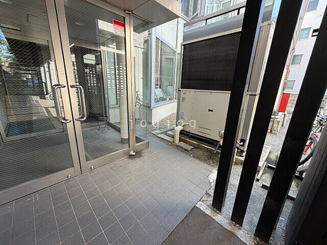 11 / 22