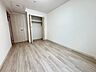 洋室：《洋室2》約7帖のお部屋です。ゆったりとおくつろぎいただけます。