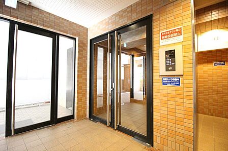 ■清潔に保たれたマンションエントランスロビー♪