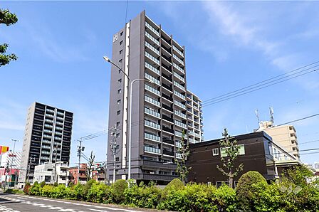 エステムプラザ名古屋UXの外観(南西側から)