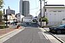 その他：敷地西側の前面道路（南側から）