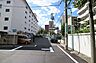 その他：敷地南側の前面道路（東側から）